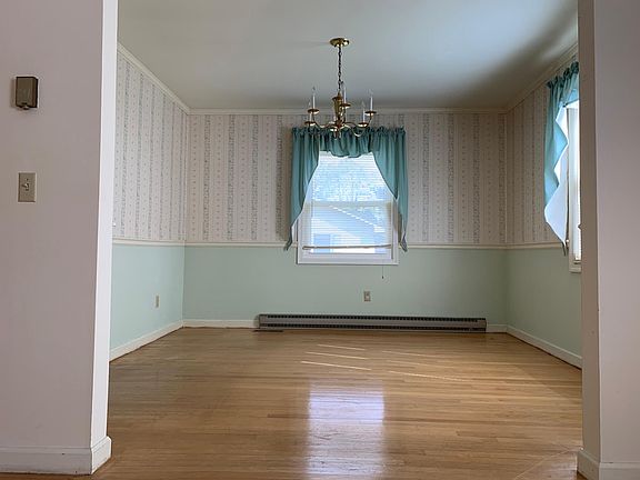 5th image of 504 Stonegate Dr
