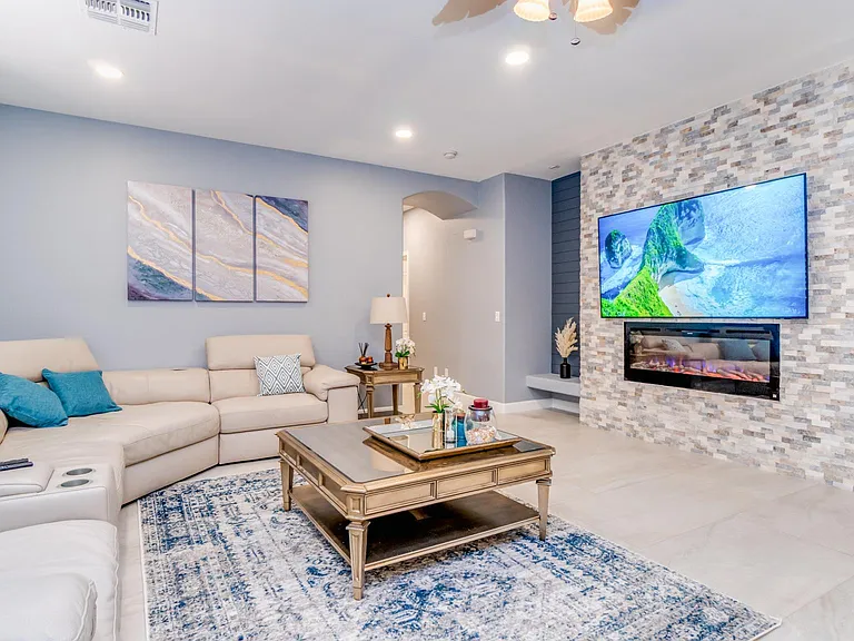 607 E Benrich Dr — Photo 8