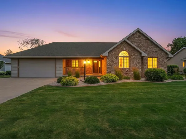 N9432 Logan Ln, Appleton, WI 54915