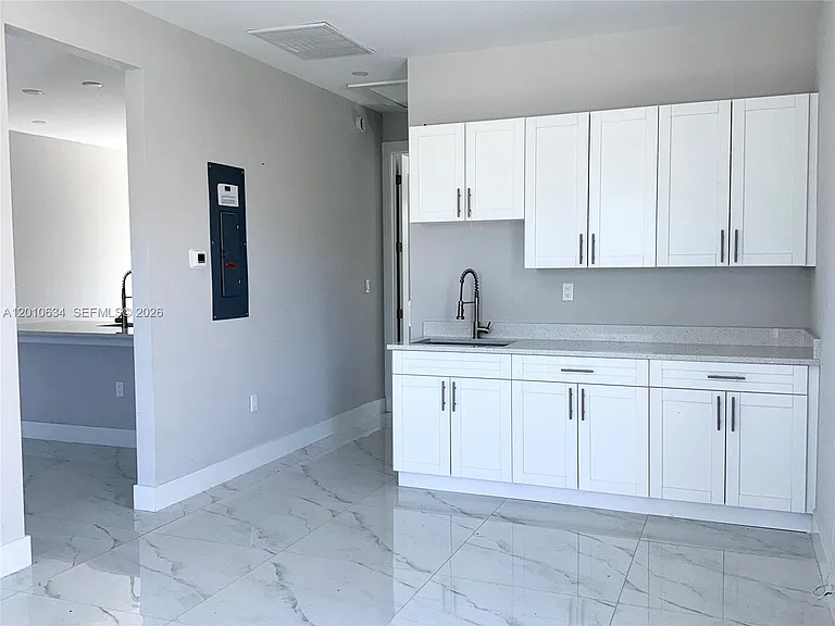 819 Eisenhower Blvd #819 — Photo 12