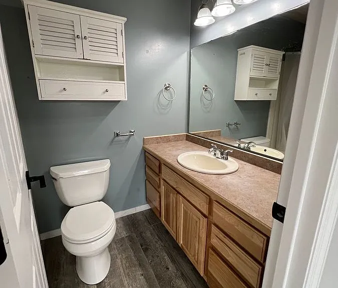 452 Woodman Dr — Photo 8