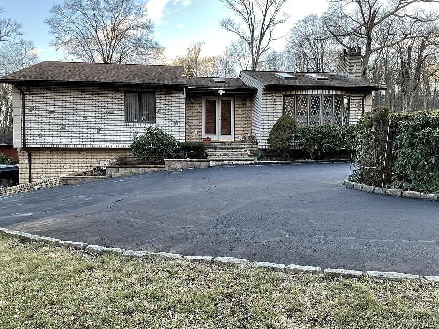 1st image of 76 Kentview Dr