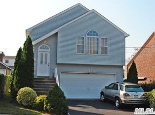 26 3rd St, Glen Cove, NY 11542