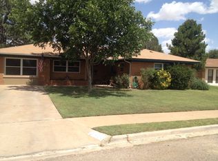 1132 Crescent Dr, Andrews, TX 79714