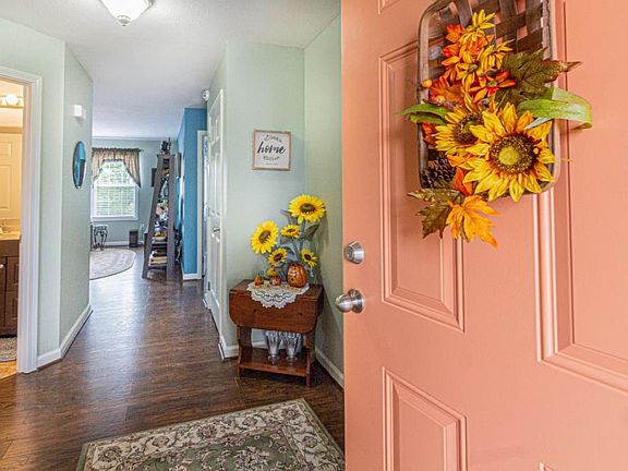 4th image of 505 Old Village Ct