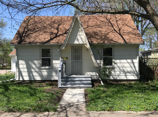 610 S 4th St, Fairfield, IA 52556