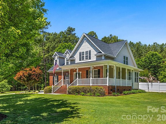 2nd image of 1606 Ferdinand Ln