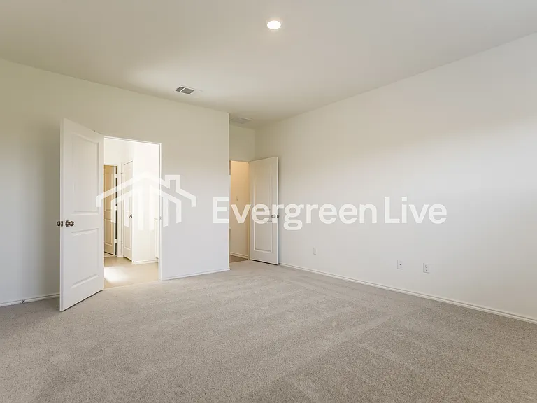 1410 Roaming Oak Bnd — Photo 11