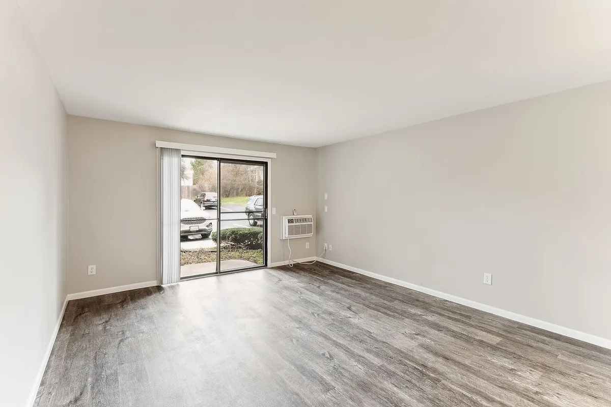 Building Photo - Country Meadows Apartments