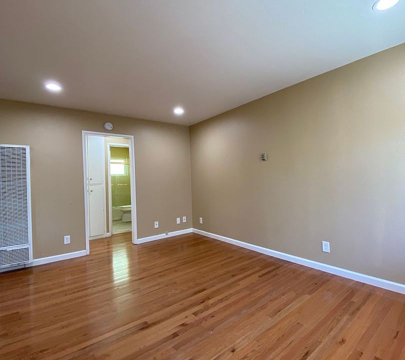 1st image of 317 Warwick Ave APT 203