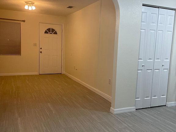 5th image of 2612 N Beaumont Ave