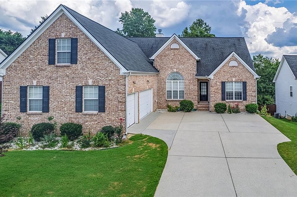 1st image of 3345 Stoneleigh Run Dr
