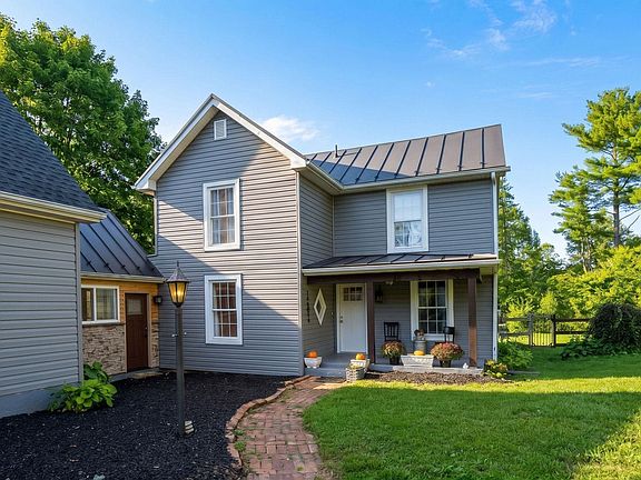 2nd image of 132 Brook Ct