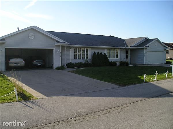 2702 Meadowbrook 003
