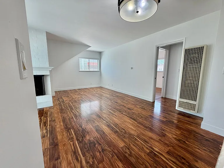 2201 Manhattan Ave — Photo 7