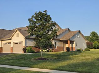 6245 Parks Edge Dr, Loves Park, IL 61111