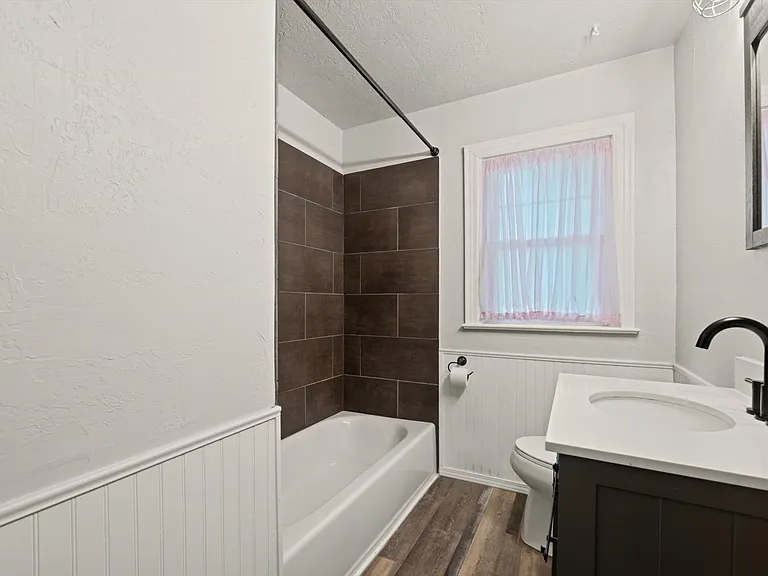 403 N Baumann Ave — Photo 21