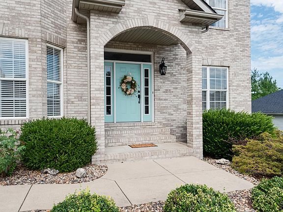 2nd image of 113 Somerset Dr