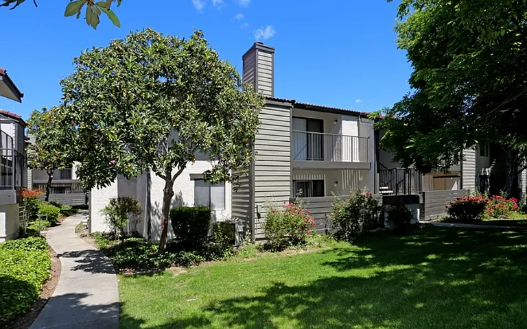 Exterior view of apartment and grounds | Mira Vista Hills Apartments | Apartments for rent in Antioch, CA
