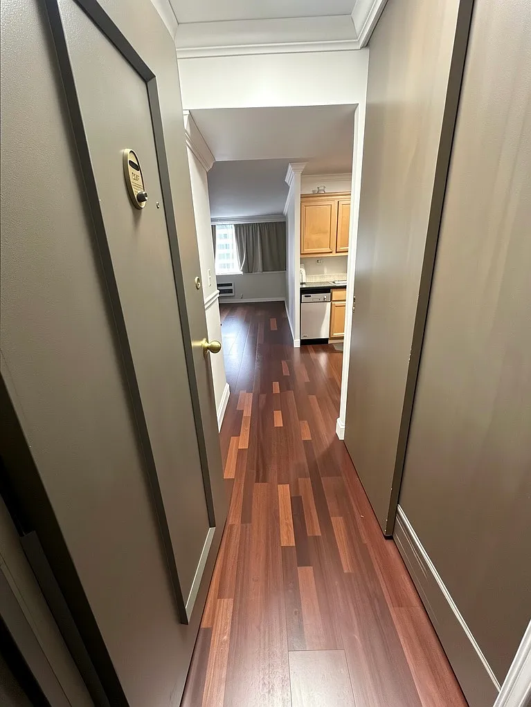 1 bed, 681 sqft, $2,800 — Photo 3