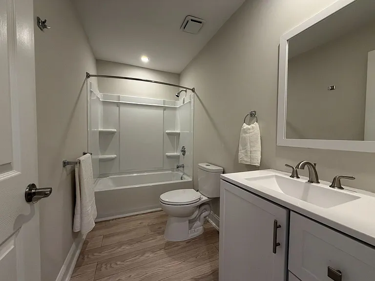 Hallway Full Bath