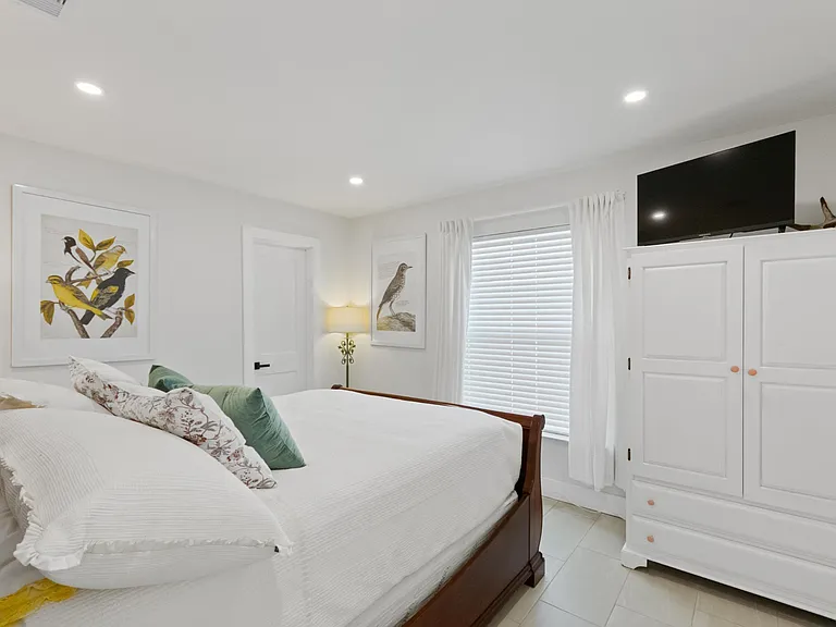 272 SW Fairchild Ave — Photo 22