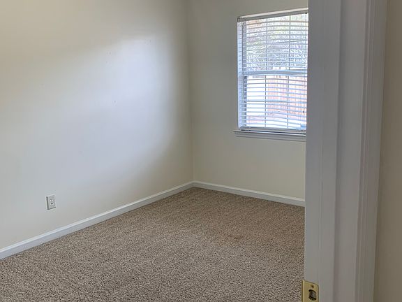 5th image of 761 Melissa Dr