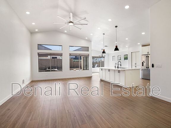 4th image of 16025 S 18th Dr