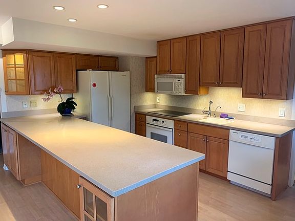 4th image of 7907 Nordica Ave