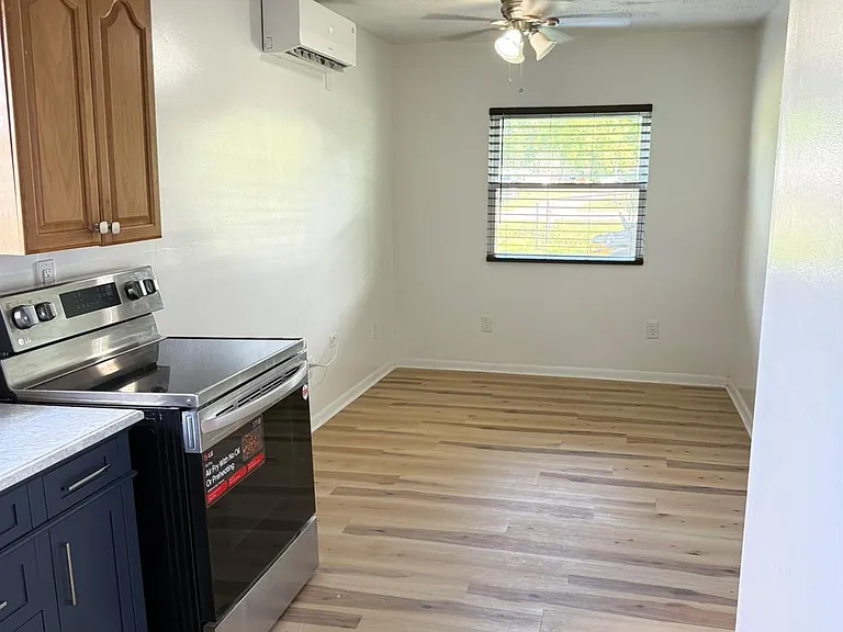 11414 Sralla Rd #A — Photo 7