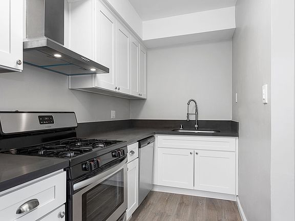 3rd image of 112 S Westmoreland Ave APT 5