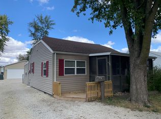 2954 E Wallace St, Decatur, IL 62526