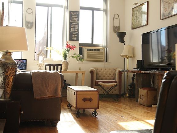 3rd image of 155 E 23rd St APT 611
