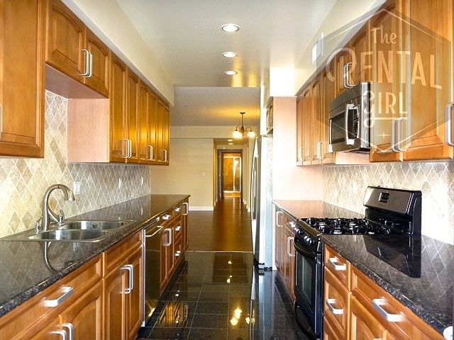 1st image of 11218 Camarillo St #102