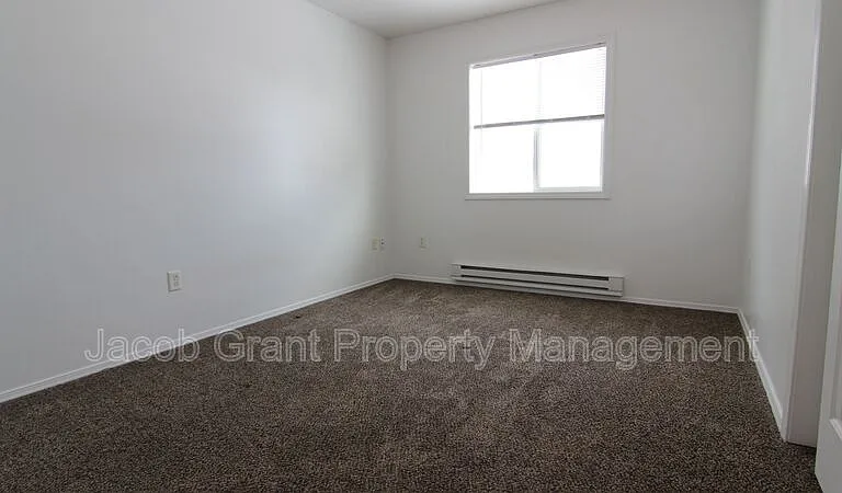 375 Golden St #3 — Photo 12