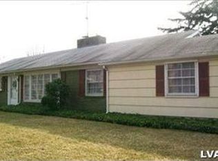 4 Kendon Dr, Easton, PA 18045