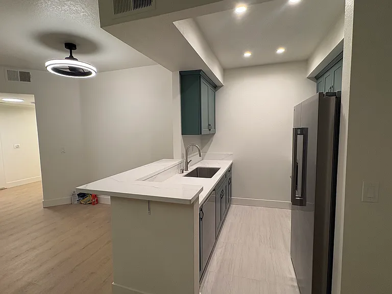 5620 Yolanda Ave #111 — Photo 2