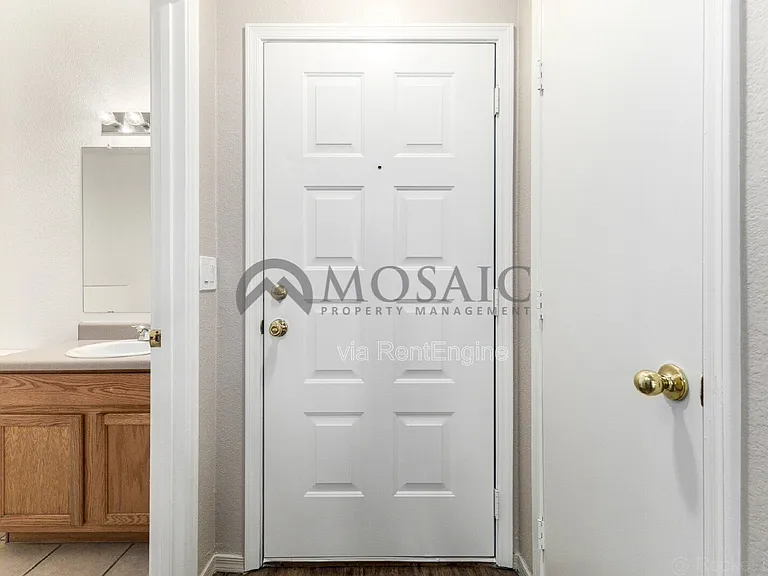 280 S Elizabeth Way #27 — Photo 5