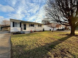 1121 15th St, Vienna, WV 26105