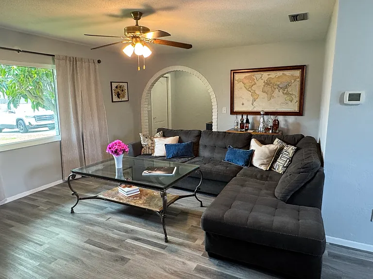 1063 Wexford Way — Photo 4