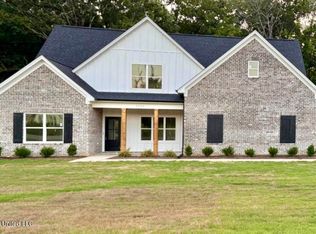 2737 Highwoods Dr, Byhalia, MS 38611