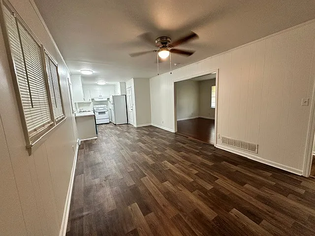 143 Howard St — Photo 8