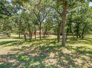 117 Robin Dr, Burleson, TX 76028