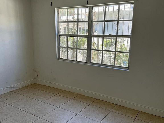 4th image of 1046 Jann Avenue