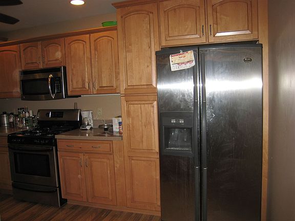 5th image of 138 1/2 Monmoor Ave