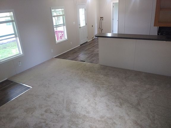 5th image of 300 Spencer St #92