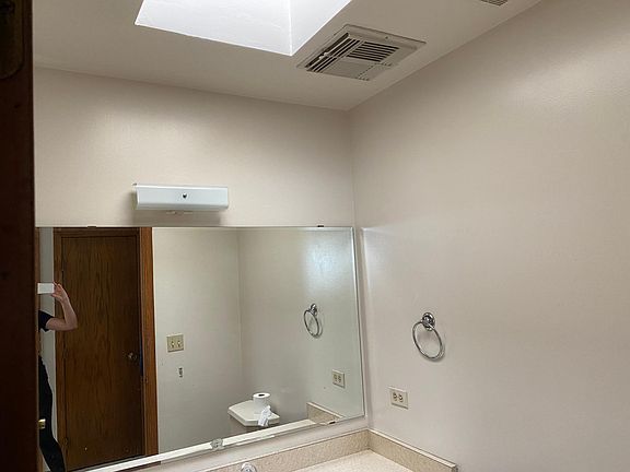 5th image of 4564 N Elston Ave Floor 2
