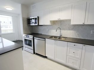 100 Gloucester St, Toronto, ON M4Y 1M1, Toronto, ON M4Y 1M1
