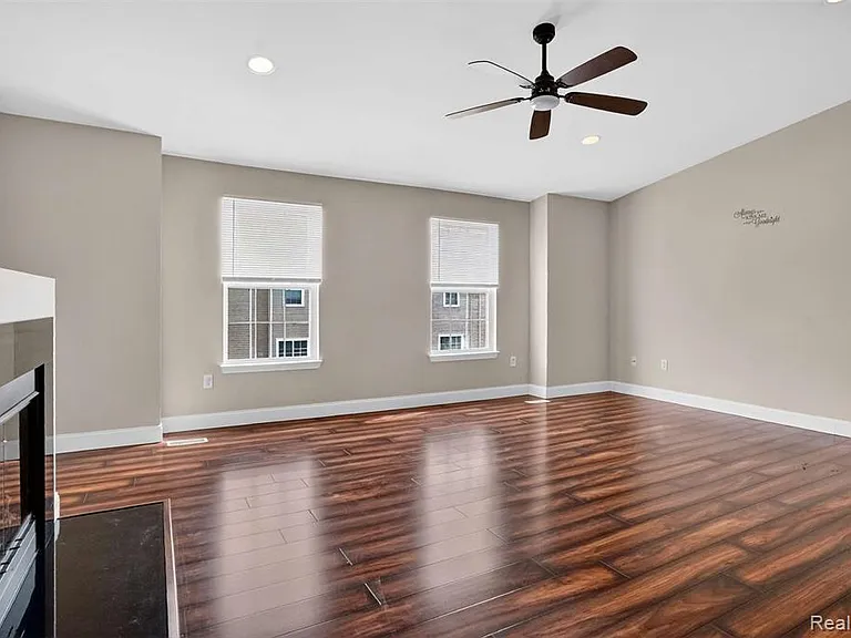 22680 Goddard Rd — Photo 24
