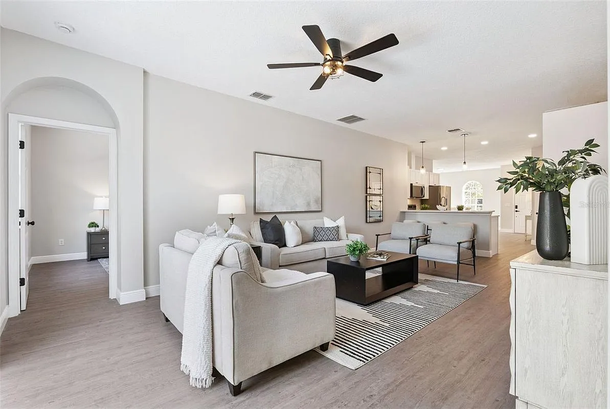 4 bed, 2.5 bath, 1825 sqft, $2,800 — Photo 1